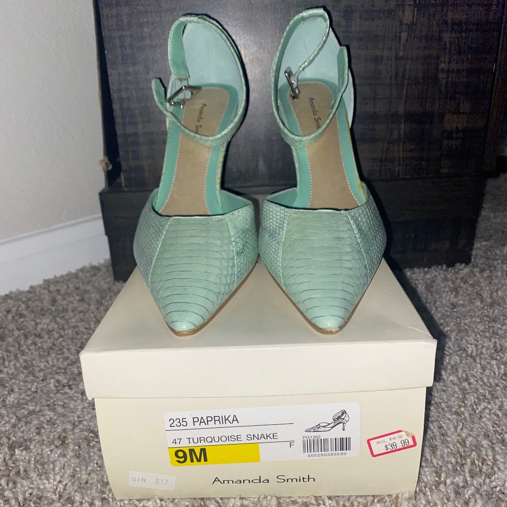 Amanda Smith W Shoes